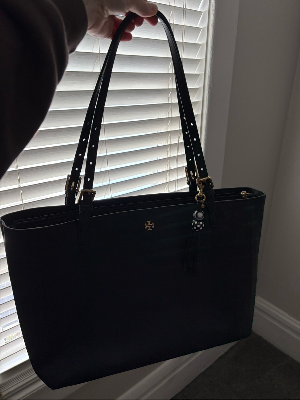 Tory Burch - Emerson Tote in Black
